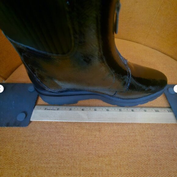 CLARKS Women's Black Calla Zip Booties Crinkle Patent Synthetic Sz 9W Lug Sole - Picture 12 of 12